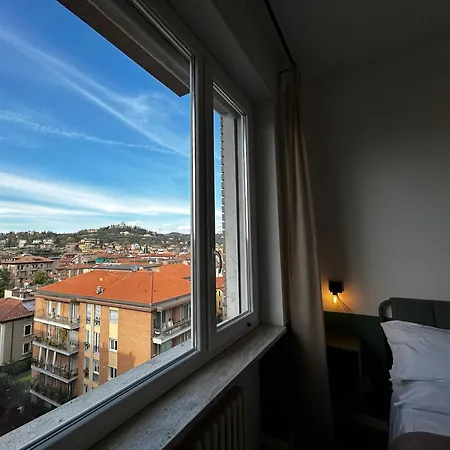 Apartament Big House-private Parking-12